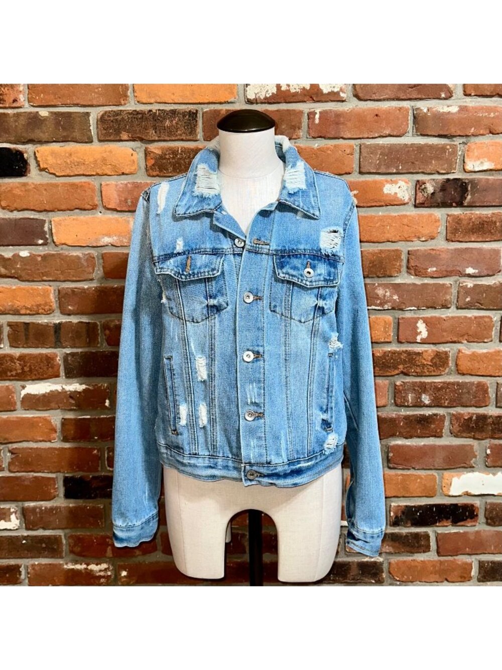 Ci Sono Distroyed Light Wash Jean Jacket Size Large